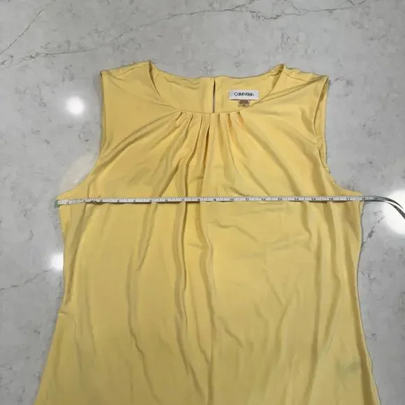 Calvin Klein Butter Yellow Sleeveless Pleated Blouse Women's 14 Quiet Luxury Top - Picture 7 of 16